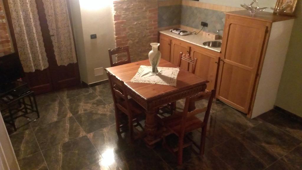 Agriturismo Ercolana Neviglie Zimmer foto